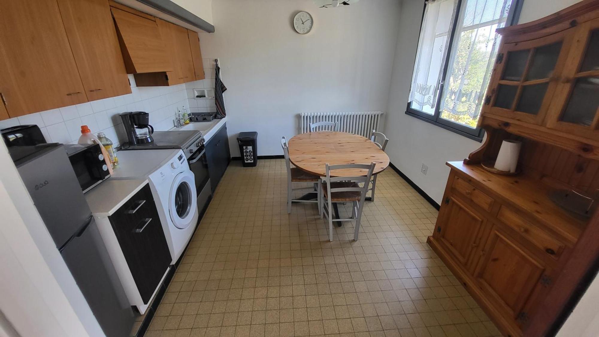 Bel Appartement Vinassan Bagian luar foto