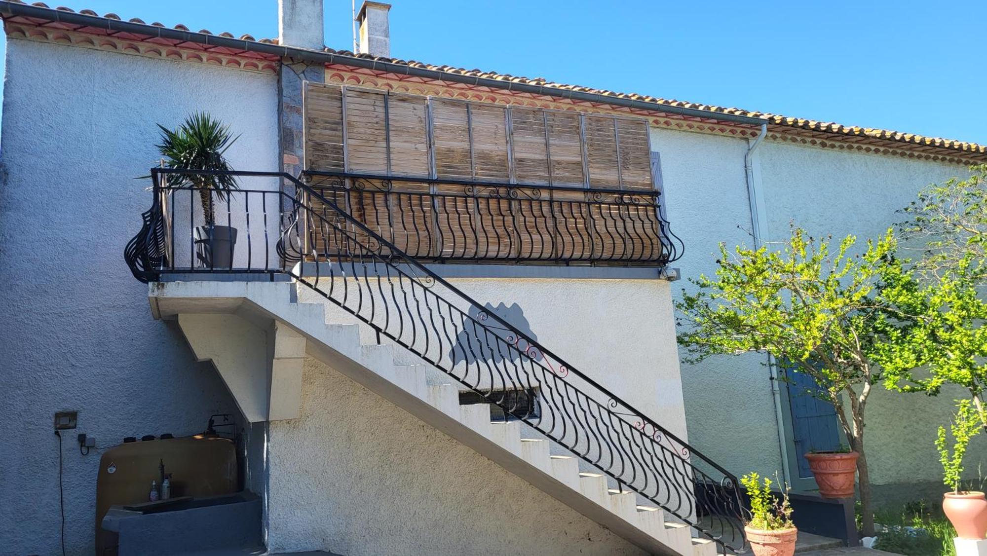 Bel Appartement Vinassan Bagian luar foto